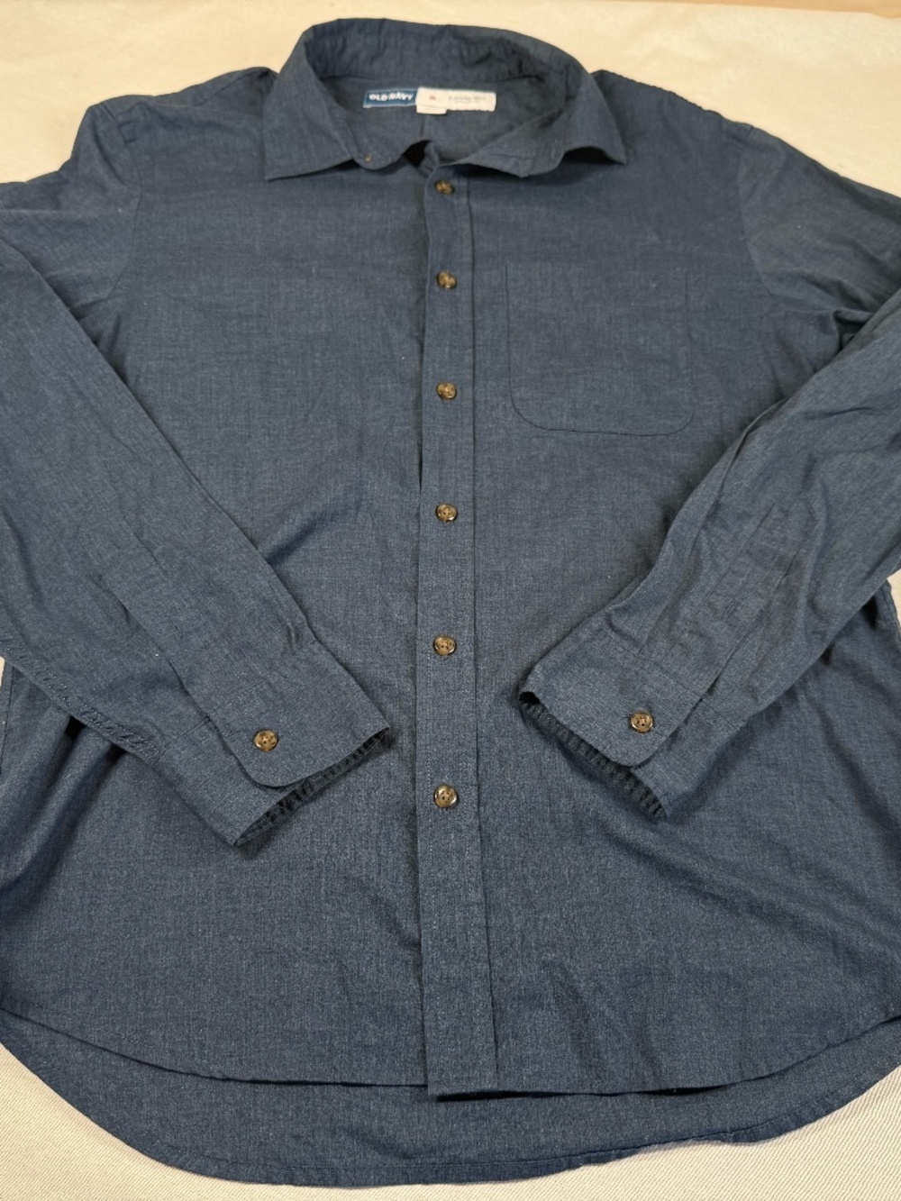Old Navy Men's Solid Long Sleeve Button Up Shirt Size Medium - Blue